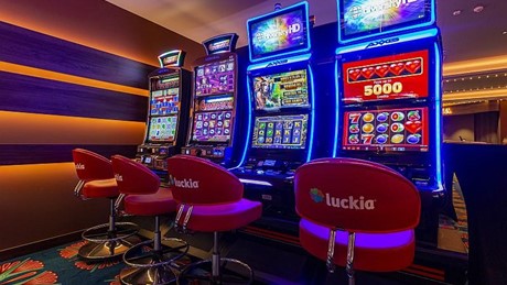 14 Slot Machines